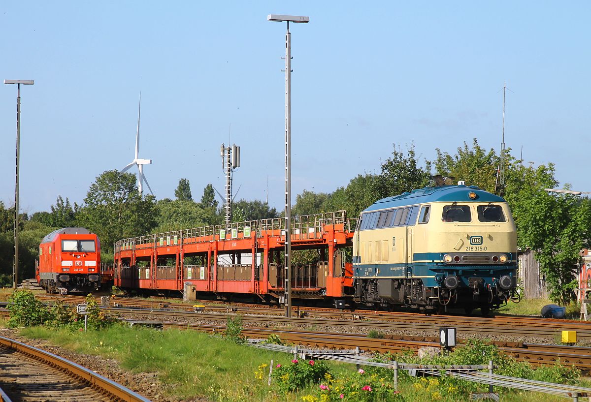 DB 218 315 rangiert einen Autozug Bw Nieb�ll 17.08.2025  
