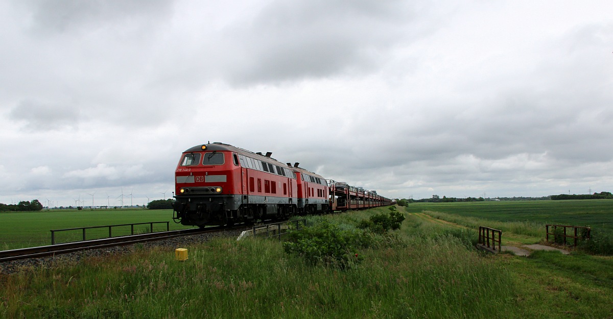 DB 218 344 + 389 mit SyltShuttle gen Norden. Triangel 03.06.2024