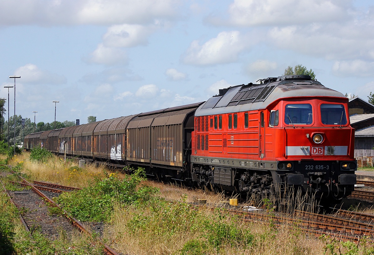 DB 232 635-3(REV/BCS X/24.04.09, Verl/NNR9/20.04.16) mit Umleiter Richtung Hamburg. Husum-Nord 18.07.2015