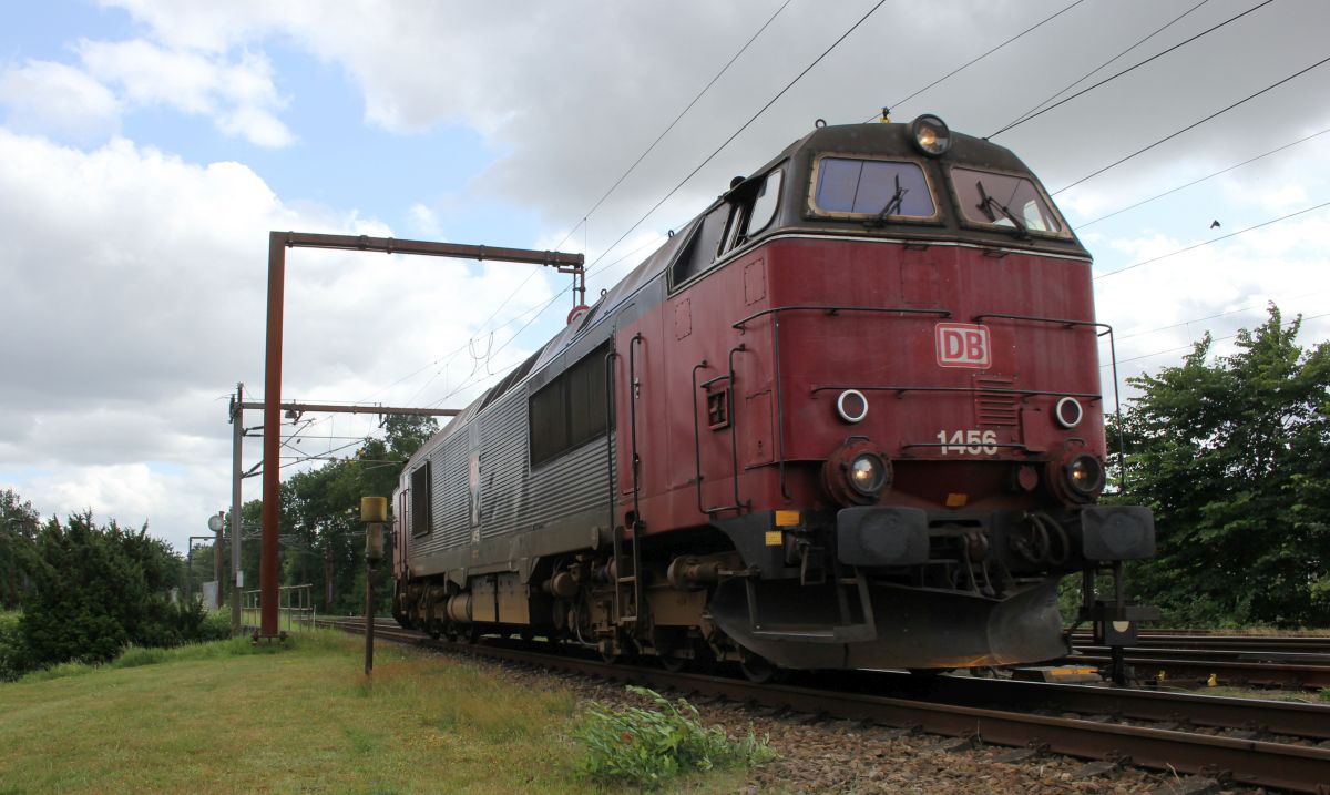DB MZ(IV) 1456(9286 010 1456-8 DK-RSC, Baujahr 1977, 3900PS, 165km/h, Baunummer 3022, 123t) auf Rangierfahrt im Bhf Pattburg. 02.07.2019