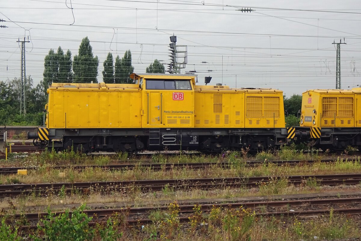 DB Netz 203 308 steht am 21 Augustus 2021 in Hamm Pbf abgestellt.