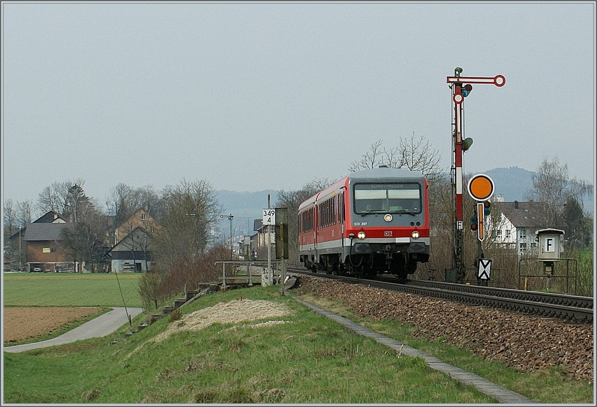 Der 628 /928 207 ist bei Neunkirch auf der Fahrt in Richtung Schaffhausen. 

8. April 2010
