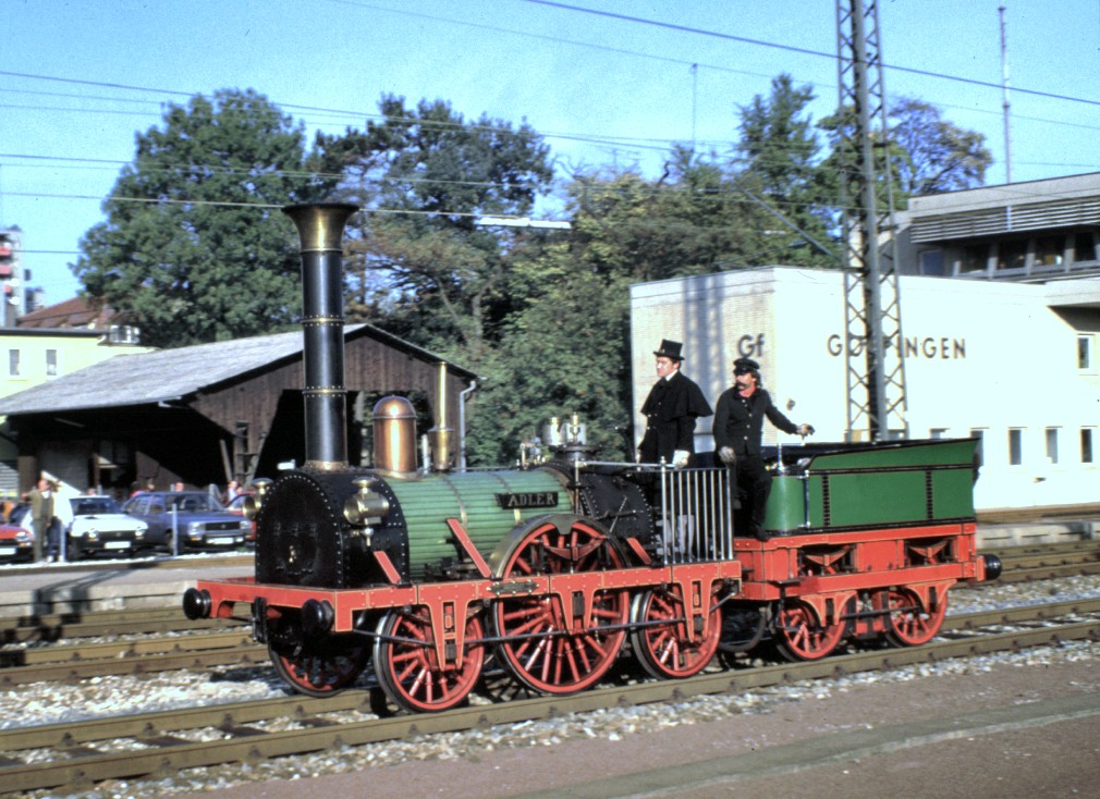 Der Adler im Original-Nachbau von 1935 bei Märklin in Göppingen am 20.10.1985 (Diascan).