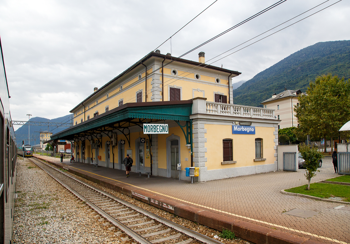 
Der Bahnhof Morbegno/dt. Morbend (Stazione Ferroviaria di Morbegno) an der Veltlinbahn am 14.09.2017.