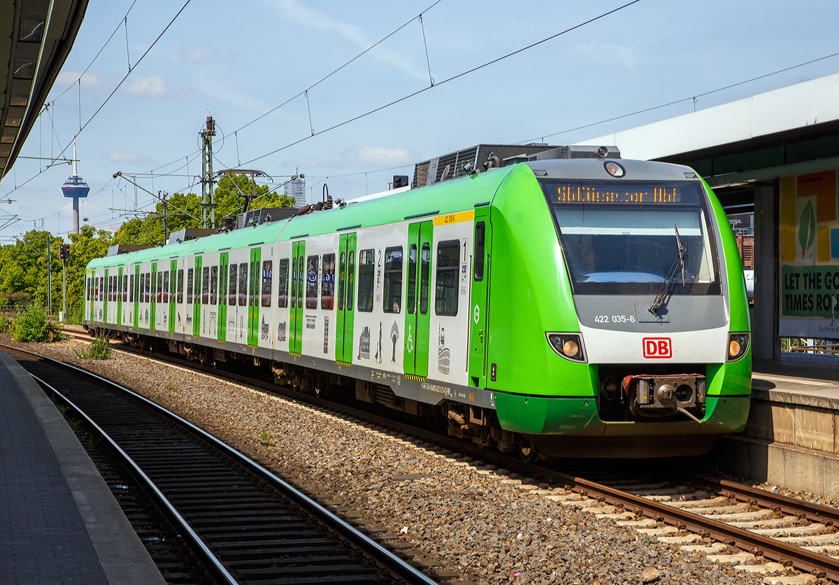 
Der ET 422 035-6 / 422 535-5 der S-Bahn Rhein-Ruhr (Betreiber DB Regio NRW) am 01.06.2019 im Bahnhof Köln Messe/Deutz, als S 6 nach Essen Hbf.

Diese Triebzüge sind eine Weiterentwicklung der BR 423, sie sind vierteilig und alle Teile sind angetrieben, wobei die beiden Steuerwagen als BR 422 und die Mittelwagen als BR 432 geführt werden. Die Triebzüge wurden von einem Konsortium gebildet von Bombardier und Alstom in Aluminium-Leichtbauweise gefertigt (84 Stück 2007 bis 2010).

Technische Daten:
Spurweite: 1435 mm (Normalspur)
Achsformel: Bo'(Bo') (2') (Bo')Bo' (Jakobsdrehgestelle in Klammern)
Länge über Kupplung: 69.430 mm
Höhe: 4.330 mm
Breite: 3.020 mm
Drehzapfenabstände: 15.140 mm / 2 x 15.460 mm / 15.140 mm
Drehgestellachsstand: 2.200 mm (End-DG) ; 2.700 mm (Jakobs-DG)
Kleinster bef. Gleisbogen: R 100 m
Leergewicht: 112 t
Höchstgeschwindigkeit: 140 km/h
Dauerleistung: 1.600 kW (max. 2.350 kW möglich)
Anfahrzugkraft: 145 kN
Beschleunigung: 1,0 m/s²
Laufraddurchmesser: 850/780 mm
Raddurchmesser: 850 mm neu / 780 mm abgenutzt
Stromsystem: 15 kV 16,7 Hz ~
Fahrmotoren: 8x Drehstrom-asynchron (wassergekühlt) á 200 kW (max. 294 kW)
Kupplungstyp: Scharfenbergkupplung Typ 10
Sitzplätze: 192 (16 in der 1. Klasse)
Stehplätze: 352
Fußbodenhöhe: 1.025 mm
Klassen: 1. und 2.