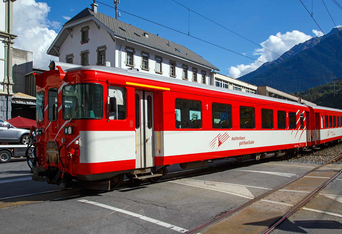 Der MGB 1./2. Klasse Steuerwagen ABt 4158 am 16.09.2017 bei der Einfahrt in Brig. 

Der Steuerwagen wurde 1980 von SIG (mecha.) und BBC (elektr.) gebaut. 

Technische Daten: 
Spurweite: 1.000 mm 
L�nge �ber Puffer 17.910 mm 
Eigengewicht: 15,8 t 
Sitzpl�tze: 24 in der 1. und 15 in der 2. Klasse 
Zul. H�chstgeschwindigkeit: 90 km/h