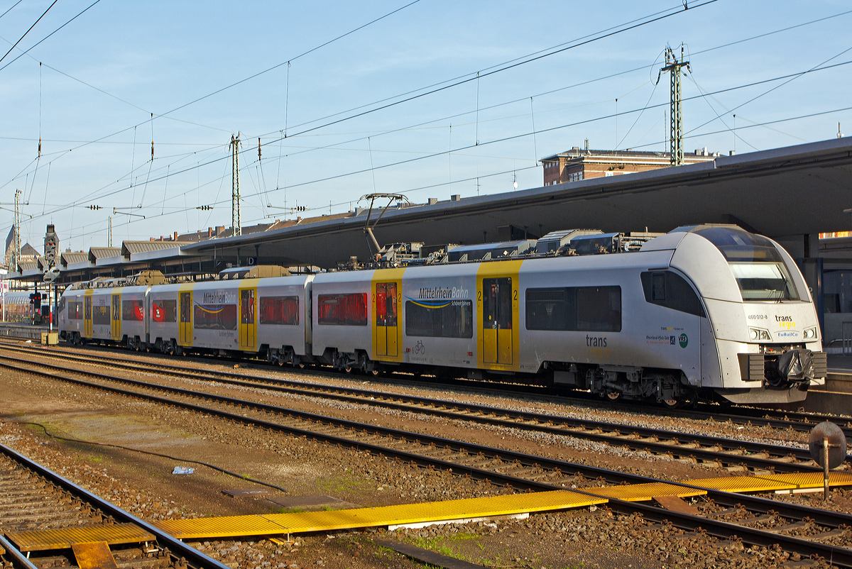 Der Siemens Desiro ML (MainLine) dreiteilige elektrische Triebzug 460 012-8 (94 80 0460 012-8 D-TDR / 94 80 0860 012-4 D-TDR / 94 80 0460 512-7 D-TDR) der trans regio Deutsche Regionalbahn GmbH (MittelrheinBahn) steht am 23.11.2014 im Hbf Koblenz. 

Der Triebzug wurde 2008 von Siemens in Uerdingen unter den Fabriknummern 94405 bis 94407 gebaut.