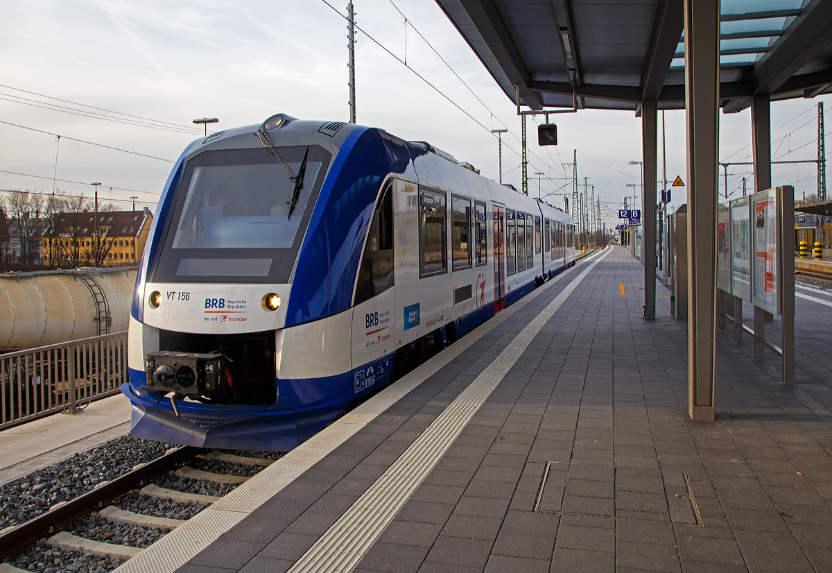 
Der VT 156 (95 80 1648 156-5 D-BRB / 95 80 1648 656-4 D-BRB), ein Alstom Coradia LINT 41 mit neuer Kopfform (BR 1648) der BRB Bayerische Regiobahn GmbH (gehört zu Transdev), steht am 08.02.2020 im Hauptbahnhof Augsburg.

Der LINT 41 wurde 2018 von ALSTOM Transport Deutschland GmbH in Salzgitter unter der Fabriknummer D041450-007 gebaut. 