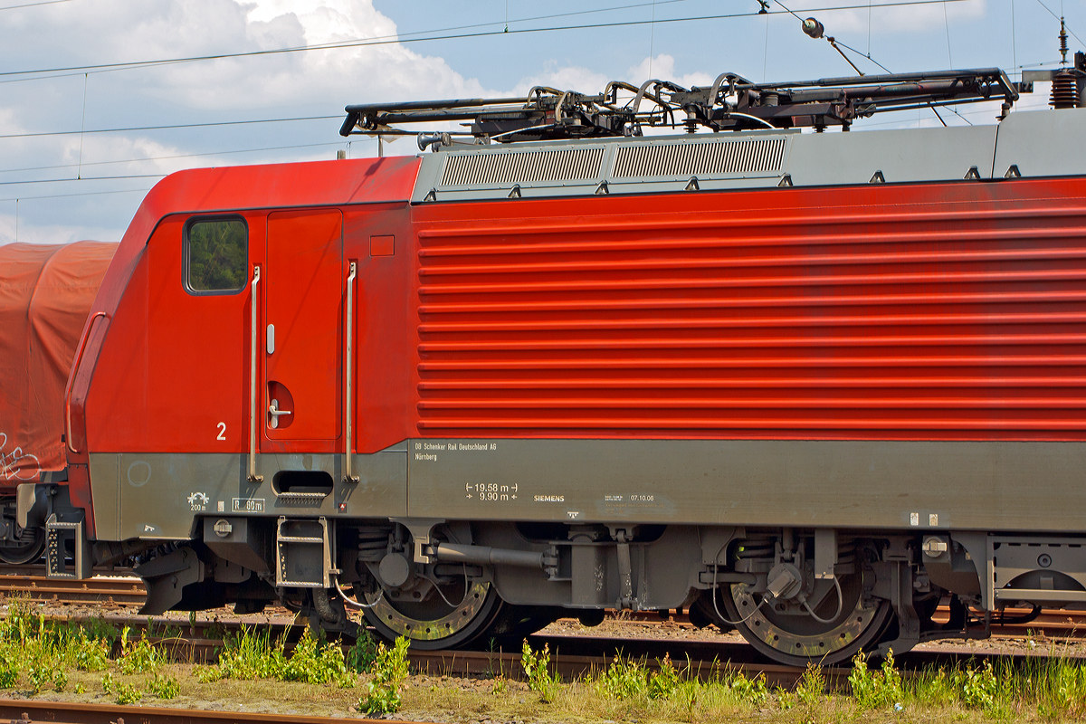 
Detail der 189 058-1 der DB Schenker Rail Deutschland AG, am 03.06.2014 in Kreuztal.