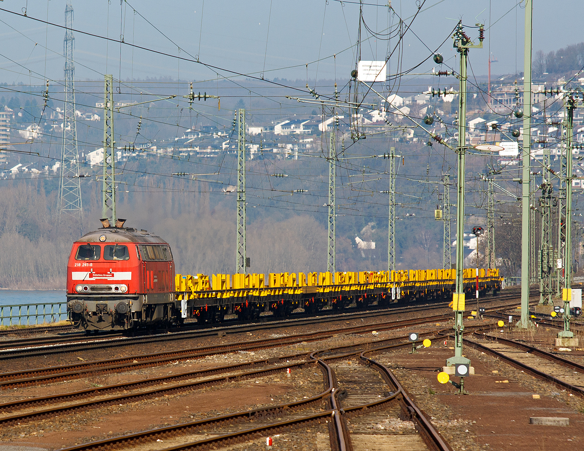 
Die 218 261-6 (92 80 1 218 261-6-D-DBG) der Bahnbau Gruppe (DB Gleisbau) f�hrt am 09.03.2014 mit einem Langschienenzug durch Koblenz-Ehrenbreitstein in Richtung S�den (Rheinaufw�rts). 