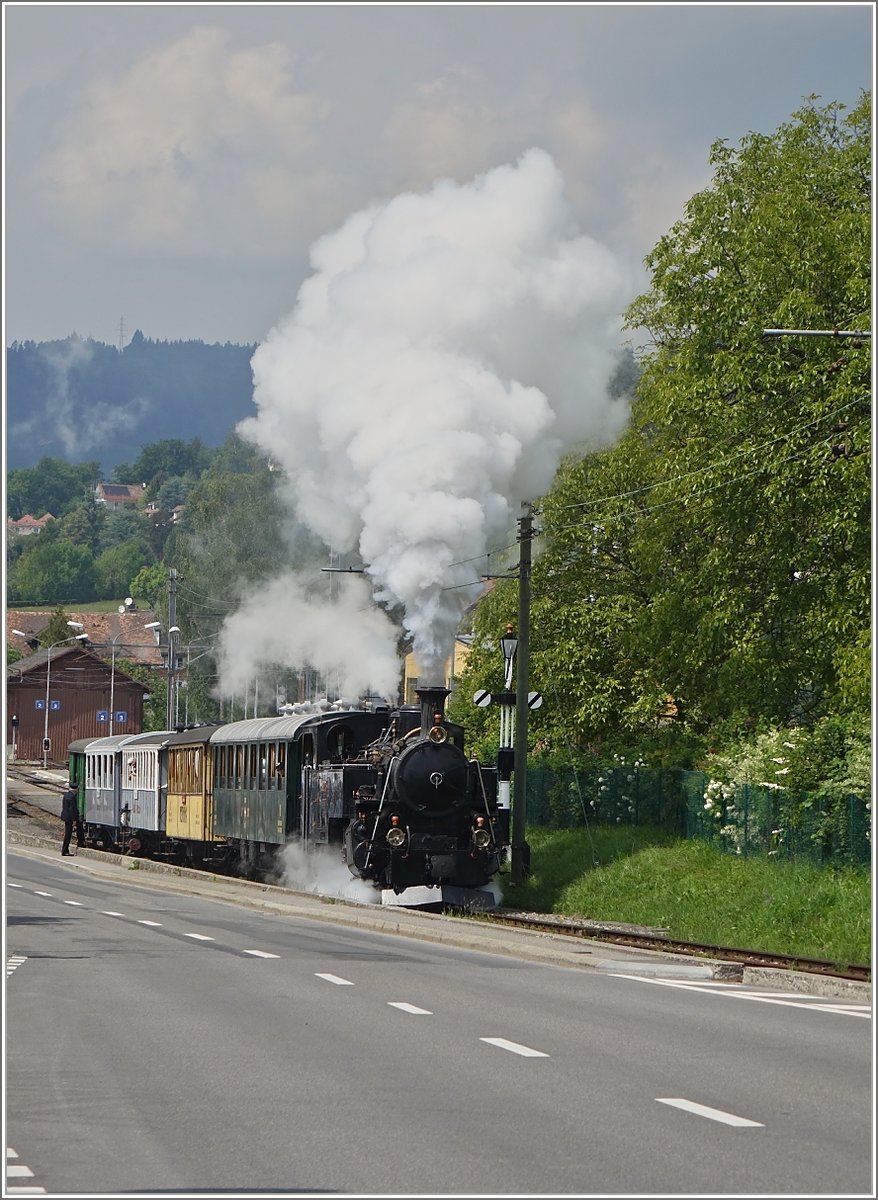 Die BFD HG 3/4 Nr. 3 fährt mit seinen Passagieren nach Chamby.
(19.05.2018)