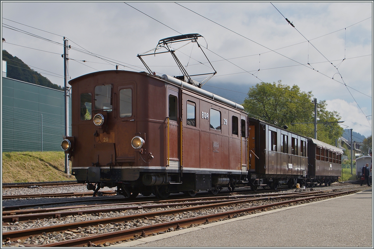 Die BOB HGe 3/3 mit den beiden bei der B-C vorhanden BOB Wagen in Blonay. 
14. September 2014
