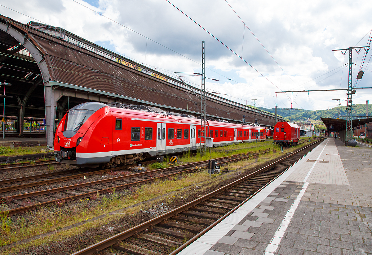 
Die  Grinzekatze  1440 310-9 / 1440 810-8 ein dreiteiliger Alstom Coradia Continental (mit modifizierten Kopf) der S-Bahn Rhein-Ruhr (DB Regio) fährt am 20.05.2017, als S5 nach Dortmund Hbf, aus dem Hbf Hagen.
