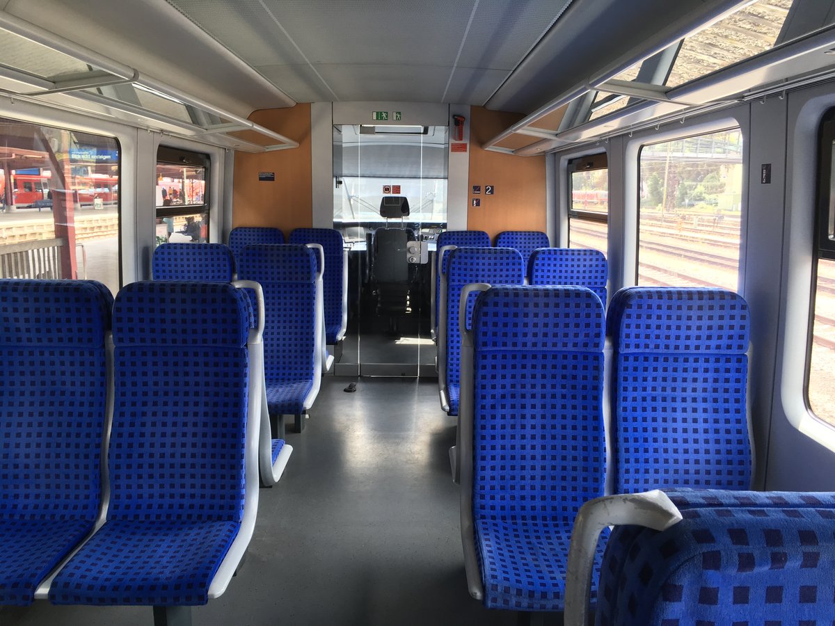 Die Inneneinrichtung eines 642 wie er auf der Rb Ulm - Memmingen anzutreffen ist.

Juli 2017