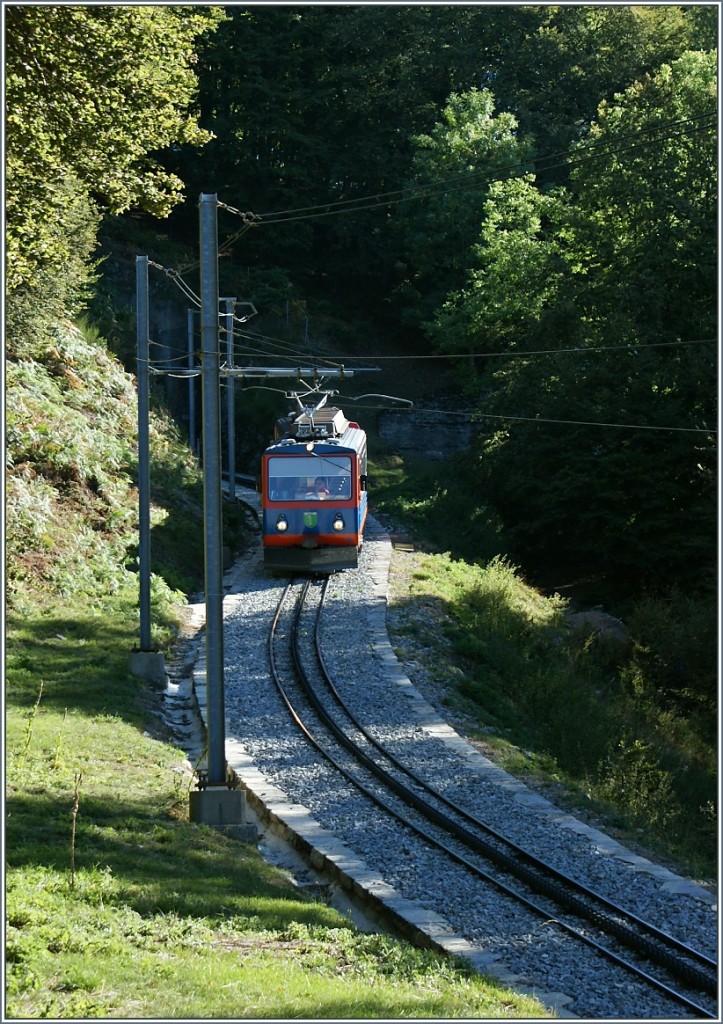 Die Monte Generosobahn kurz vor der Station Bellavista.
(13.09.2013)