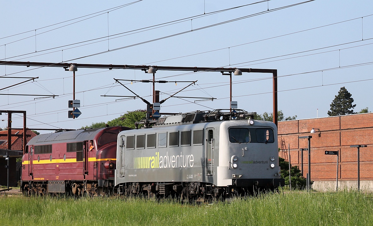Die RADV 139 558 wird von der CFL Cargo MX 1029 in den  deutschen  Strombereich rangiert. Pattburg/DK 17.05.2018