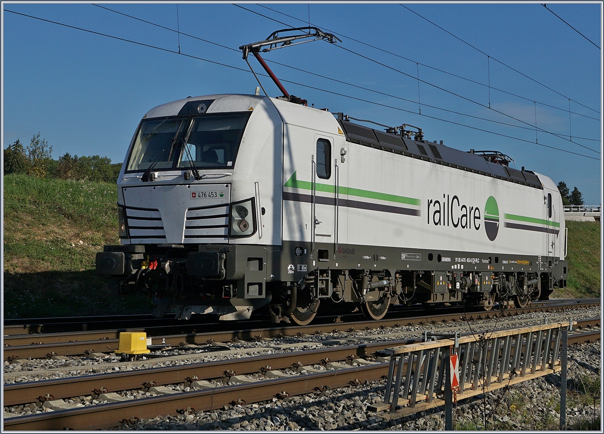 Die Rail Care Rem 476 453-6 VAUD (UIC 91 85 4476 453-6 CH-RLC) in Vufflens la Ville.
29. August 2018