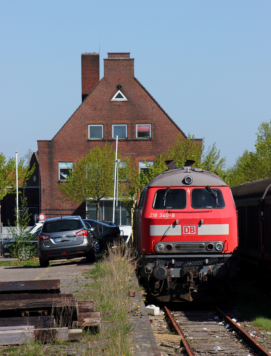 Die seit Wochen versteckt abgestellte 218 340-8 konnte im Gbf Nieb�ll fotografiert werden, ihre Fristen sind abgelaufen (REV/HB X/29.04.10, Verl/ANB/28.03.18). Nieb�ll 05.05.18 
