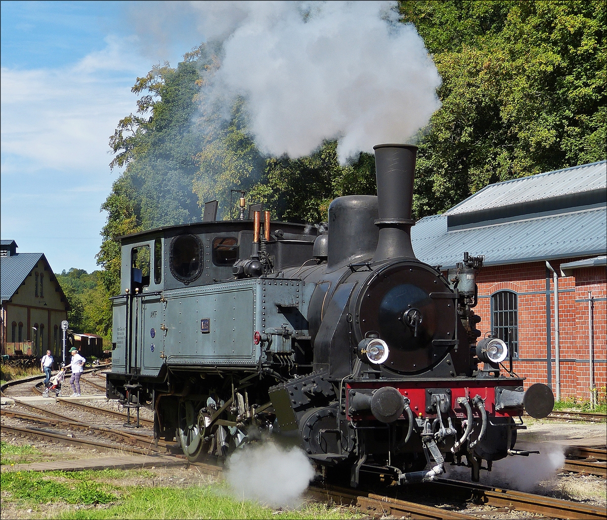 Die Vorr�te sind aufgef�llt, somit kann AMTF Lok 12 wieder zur�ck zum Bahnhof in Fond-de-Gras, um sich vor ihren Zug zu setzen, um diesen danach ins Tal nach P�tange zu ziehen. 09.09.2018 (Hans)