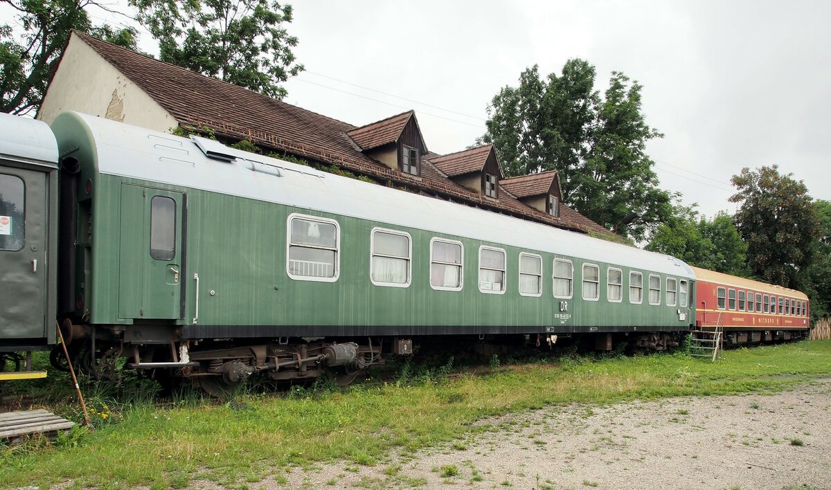 DR Salonwagen Salon 850.1 61 80 89-40 032-8 im Eisenbahnmuseum Weimar am 05.08.2016.
