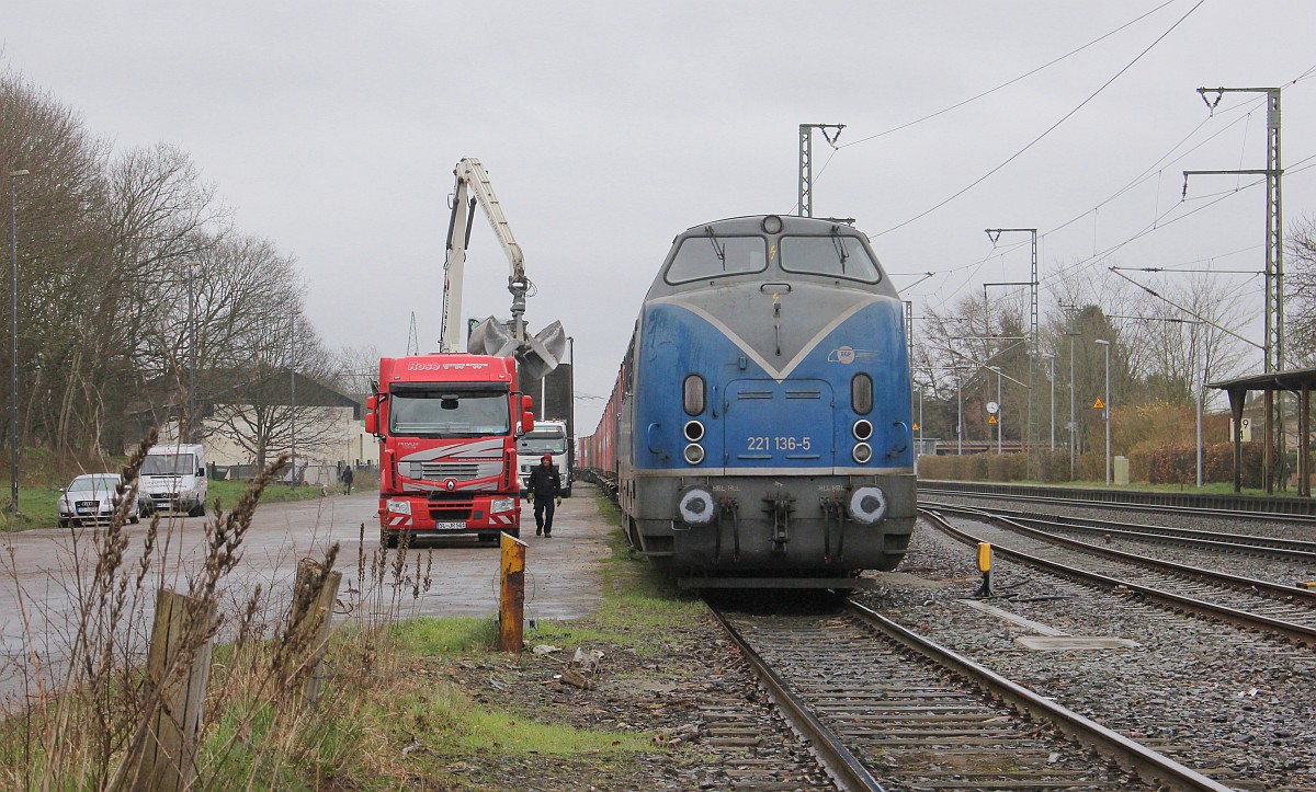EGP 221 136 mit D�ngerzug in J�bek. 17.03.2020