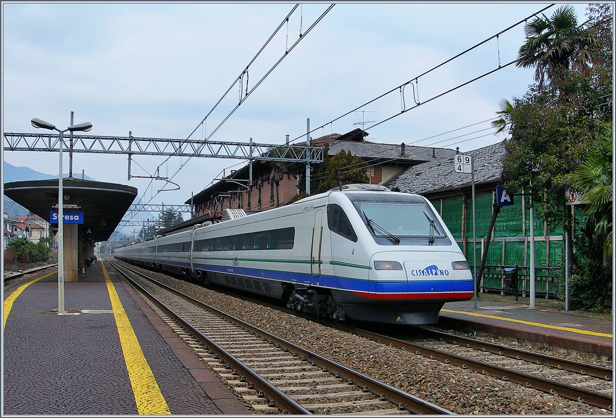 Ein Cisalpino ETR 470 auf der Fahrt Richtung Milano beim Halt in Stresa.
6. Feb. 2007
