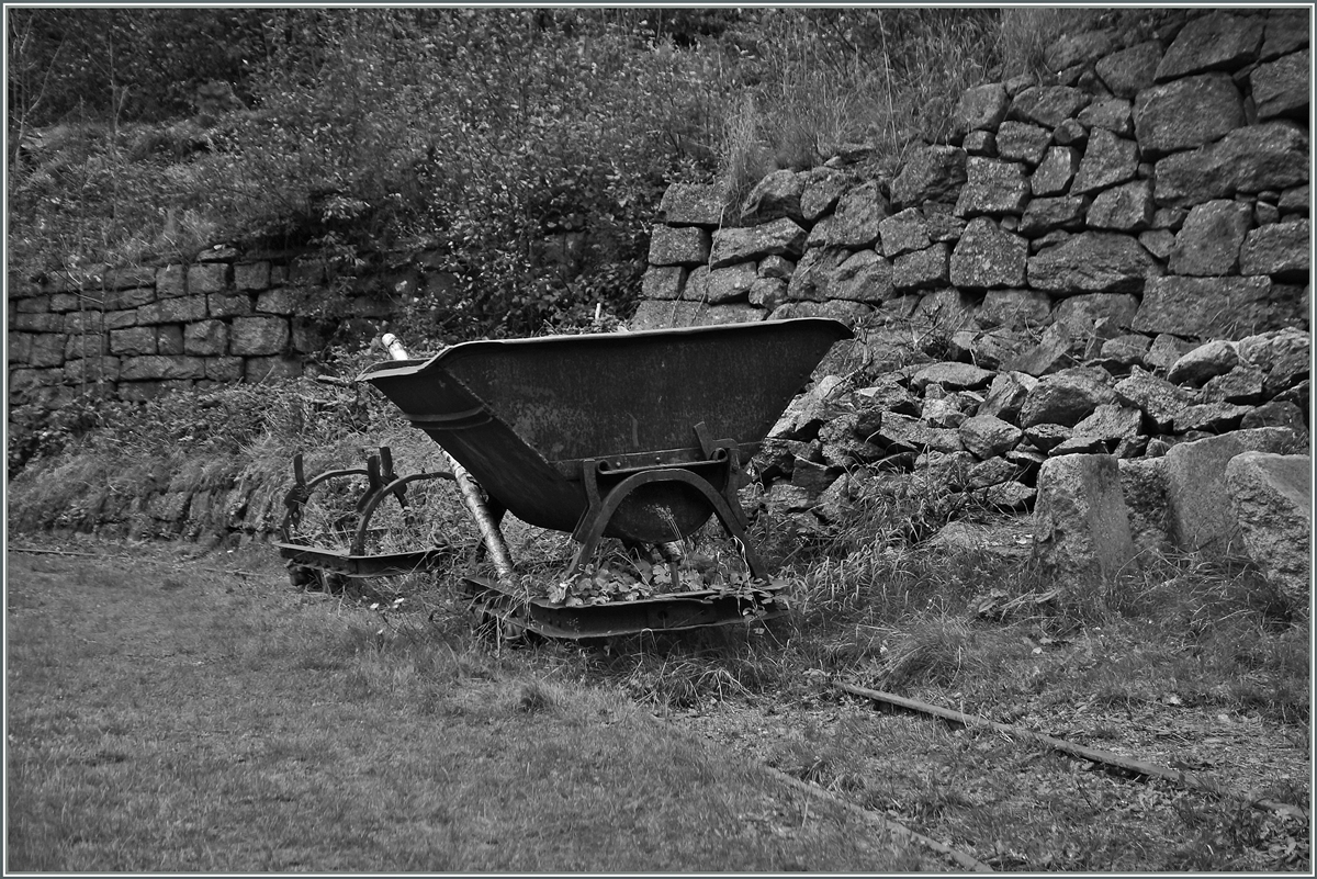 Ein einzelner Wagen der Feldbahn oberhalb des Bahnhofs von Wassen.
10. Oktober 2014