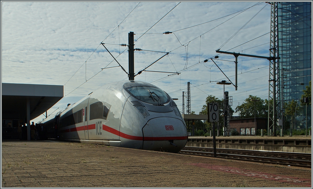 Ein neuer Zug, auch ICE 407 genannt, in einer modernen Umgebung.
Mannheim, den 20. Aug. 2014