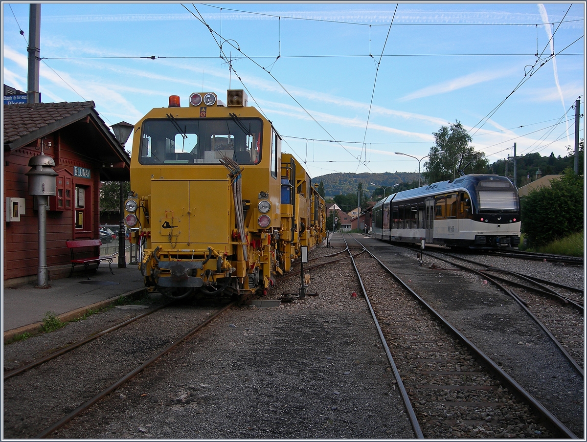 Ein paar Bilder f�r Armin: in Blonay warten der B40 UM-1 und R21RD-1 auf den Abend, um Gleisbauarbeiten erledigen zu k�nnen. 
3. August 2016