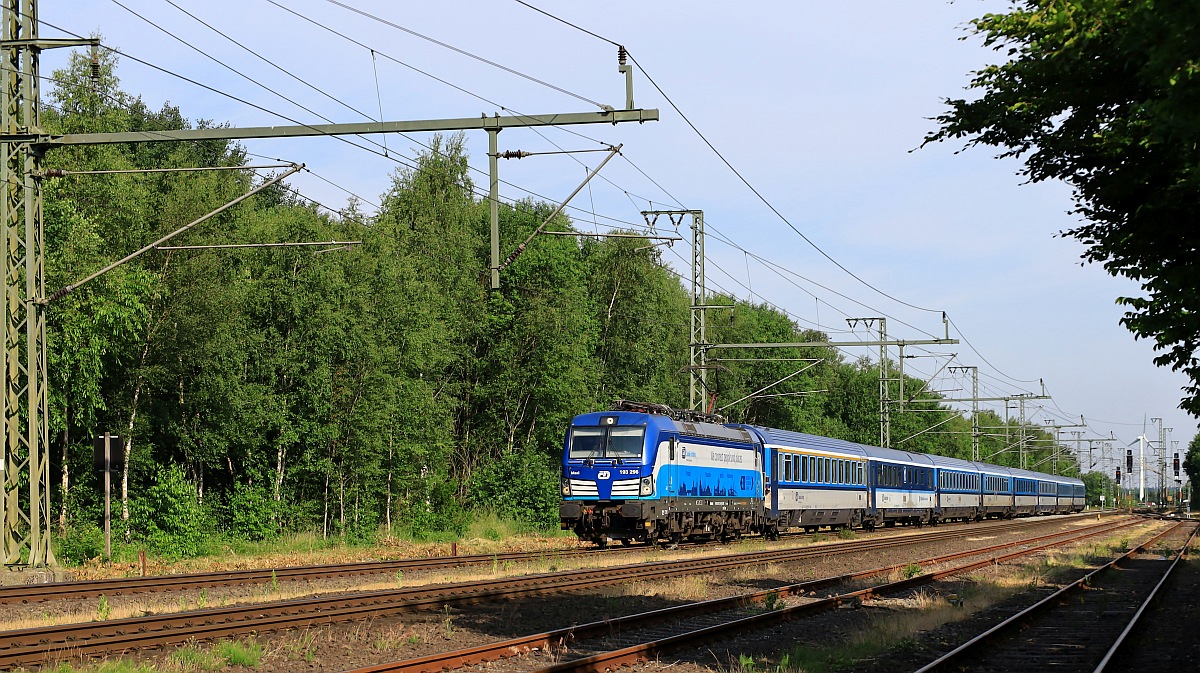 ELL/CD 193 296-1  Maxl  mit EC 175 nach Prag. Jübek 18.06.2023