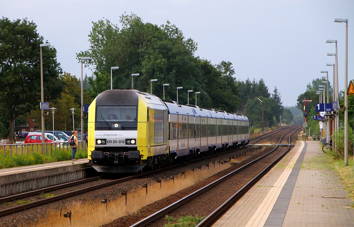 ER 20-012 oder 223 012-6 ist seit einigen Tagen wieder von der HU(BCS X/17.07.14) zurück und steht hier mit einer NOB nach Westerland im Bahnhof Langenhorn. 31.07.2014