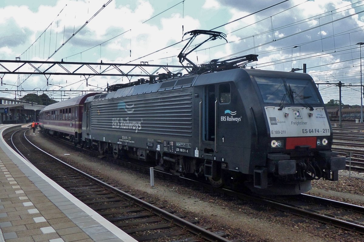 ERS 189 211 steht am 18 Juli 2016 mit ein Sonderzug in Venlo.