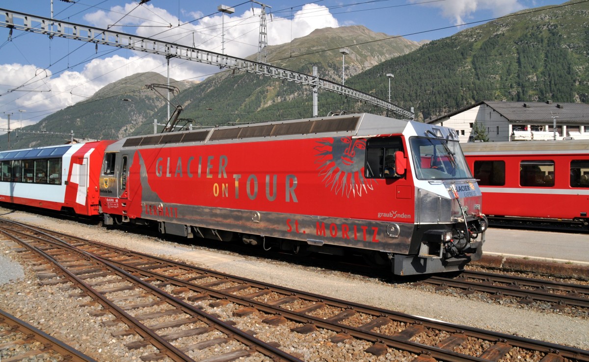 Ge 4/4 III Nr.651 Glacier Express in Samedan am 24.08.2009. 