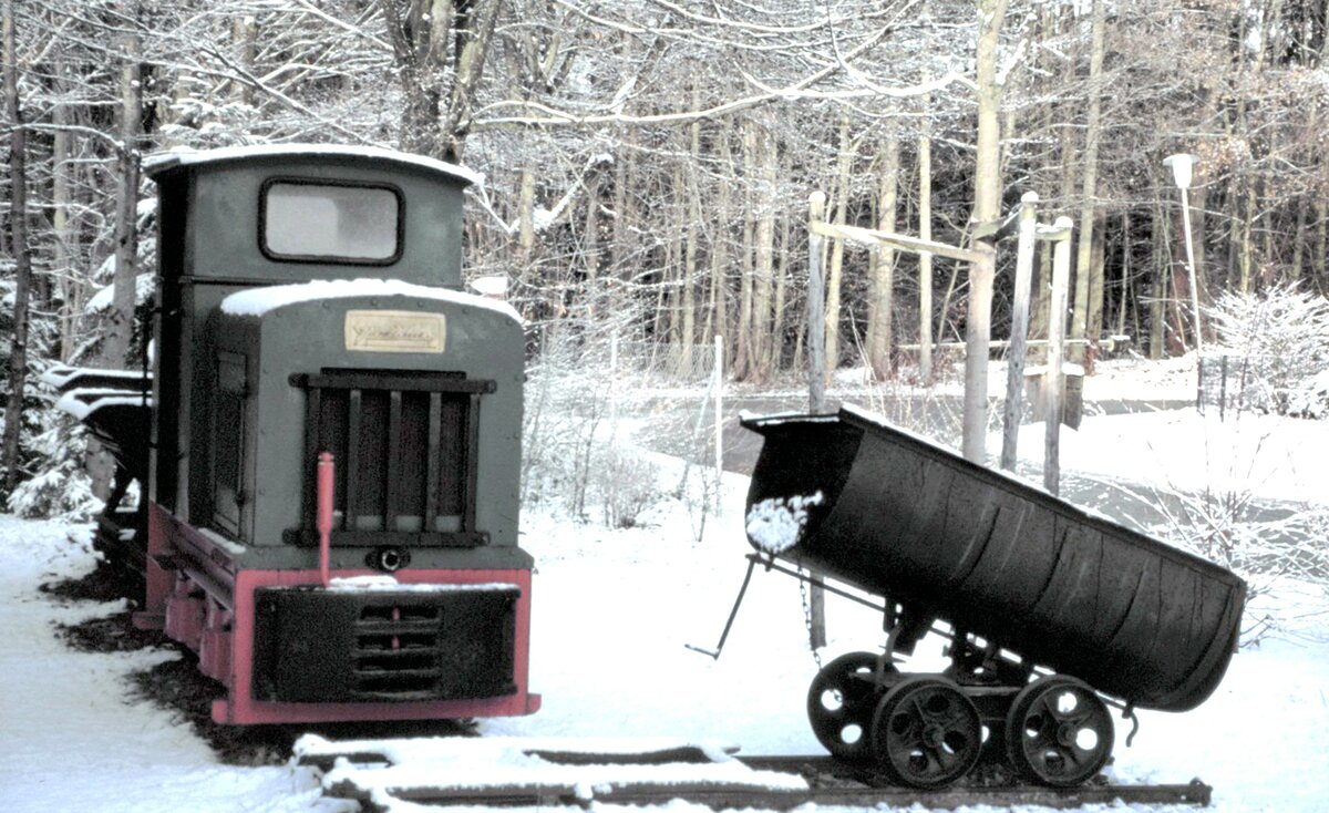 Gmeinder Bauzug Lorenbahn in Wasserburg/Inn am 28.01.1999.