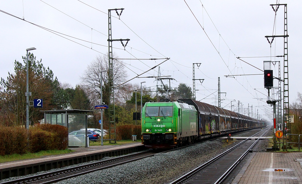 GreenCargo Br 5405 durchf�hrt hier mit einem Volvo Ersatzteile Express am Haken J�bek Richtrung D�nemark.  J�bek 06.04.2022