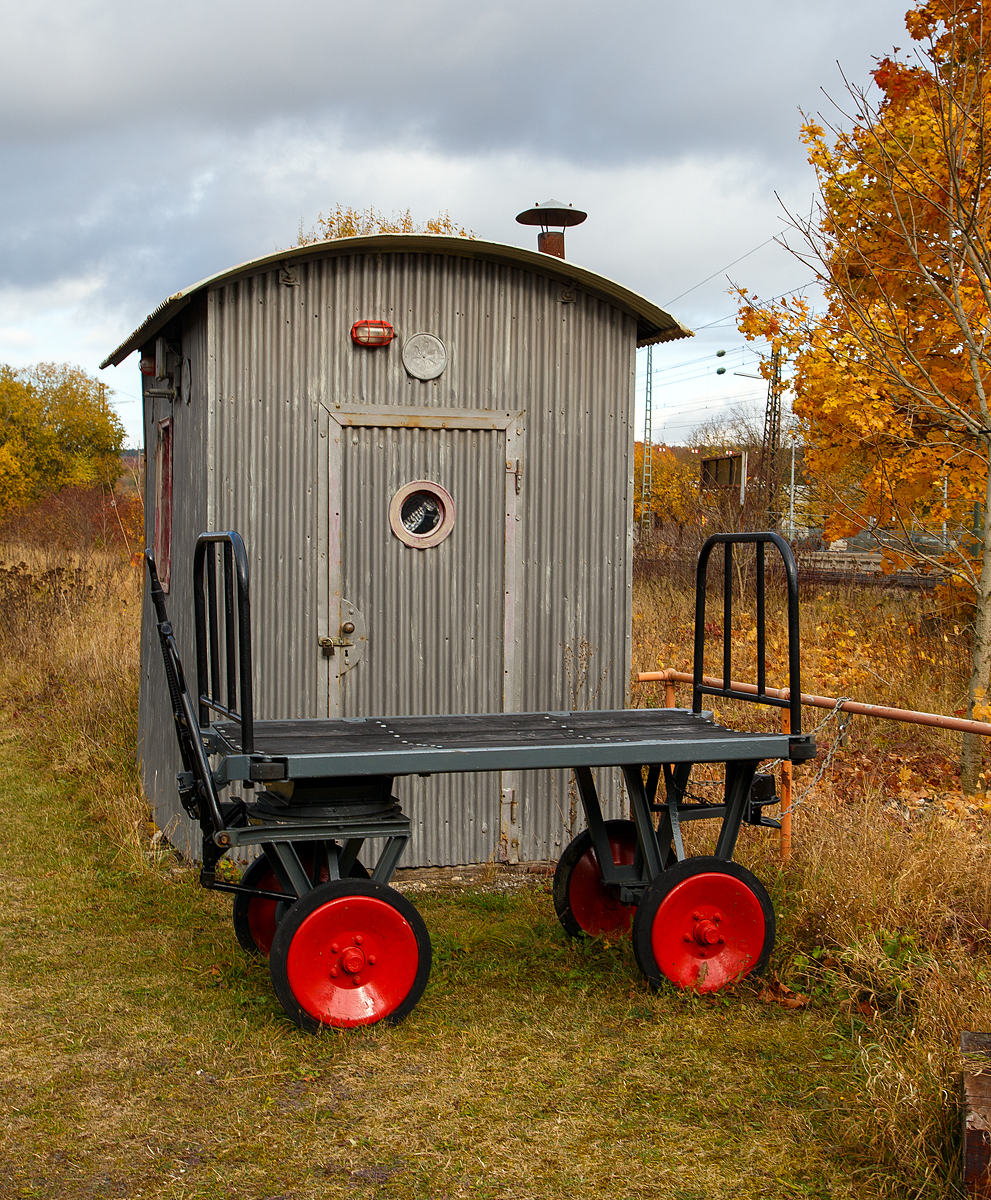 Herbstzeit und Museumsbahnidylle auf der Schwäbische Alb.....
Hier am 26.10.2021 beim Alb-Bähnle (Schmalspur-Museumsbahn Amstetten-Oppingen) in Amstetten (Württ).
