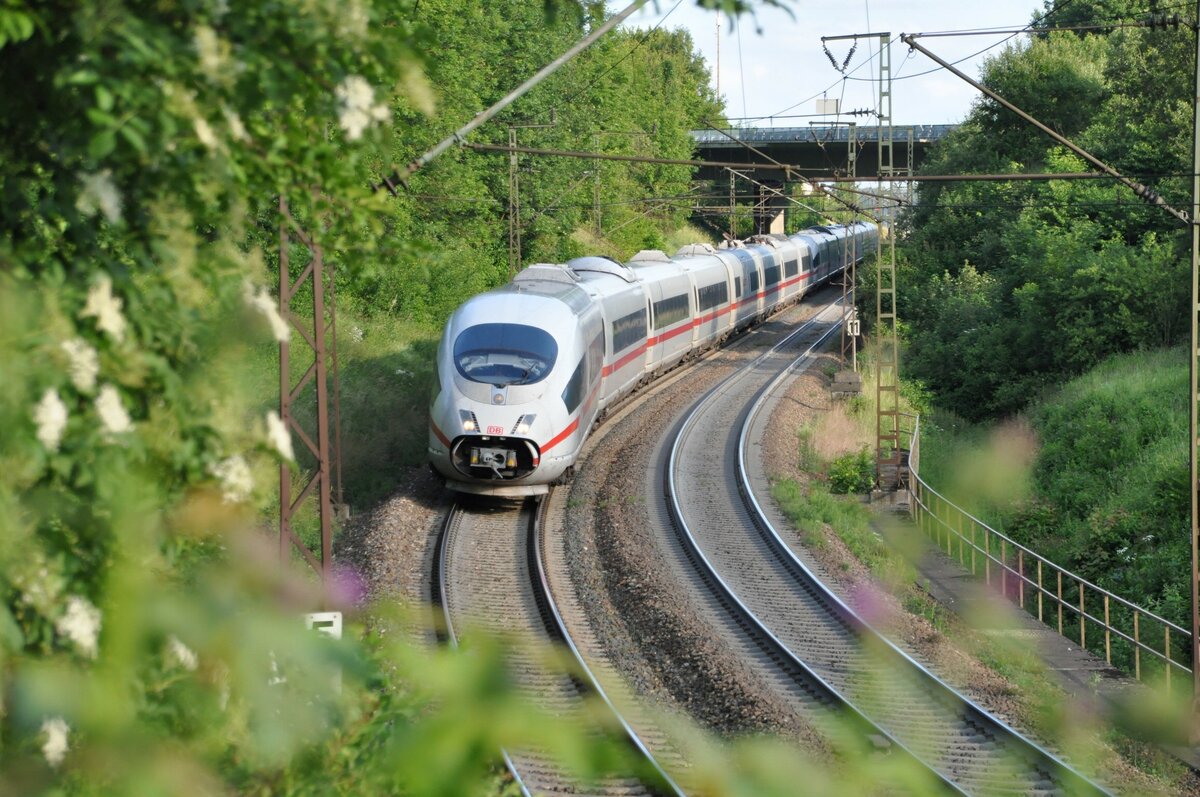 ICE 3 auf der Geislinger Steige am 26.06.2012.