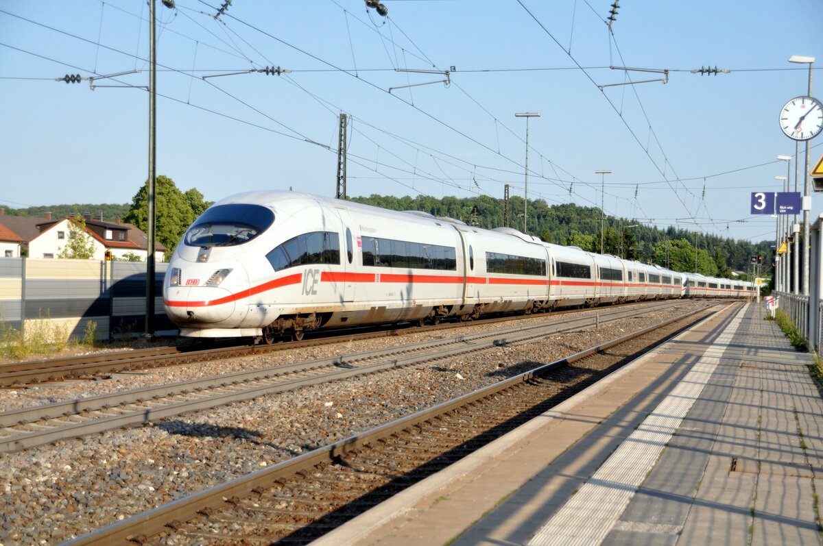 ICE 3  Mönchengladbach  Tz 352 in Amstetten am 18.06.2012.