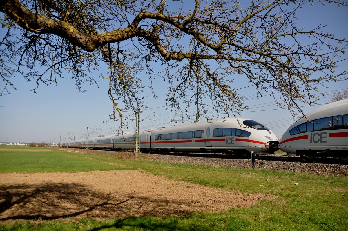 ICE 3 in Neu-Ulm Pfuhl am 21.04.2010.