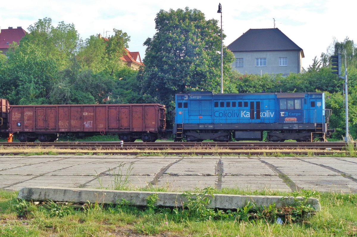 Im letzten Tageslicht von 15 Mai 2015 rangiert 742 289 in Rakovnik.
