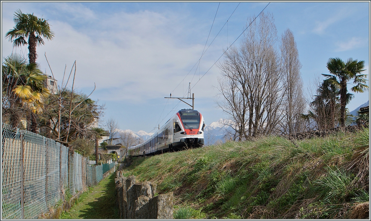 Im Tessin sind entlang der Gotthardbahn oft flache Steine augestelle, so auch, wie hier zu sehen kurz vor Lugano.
18. März 2015