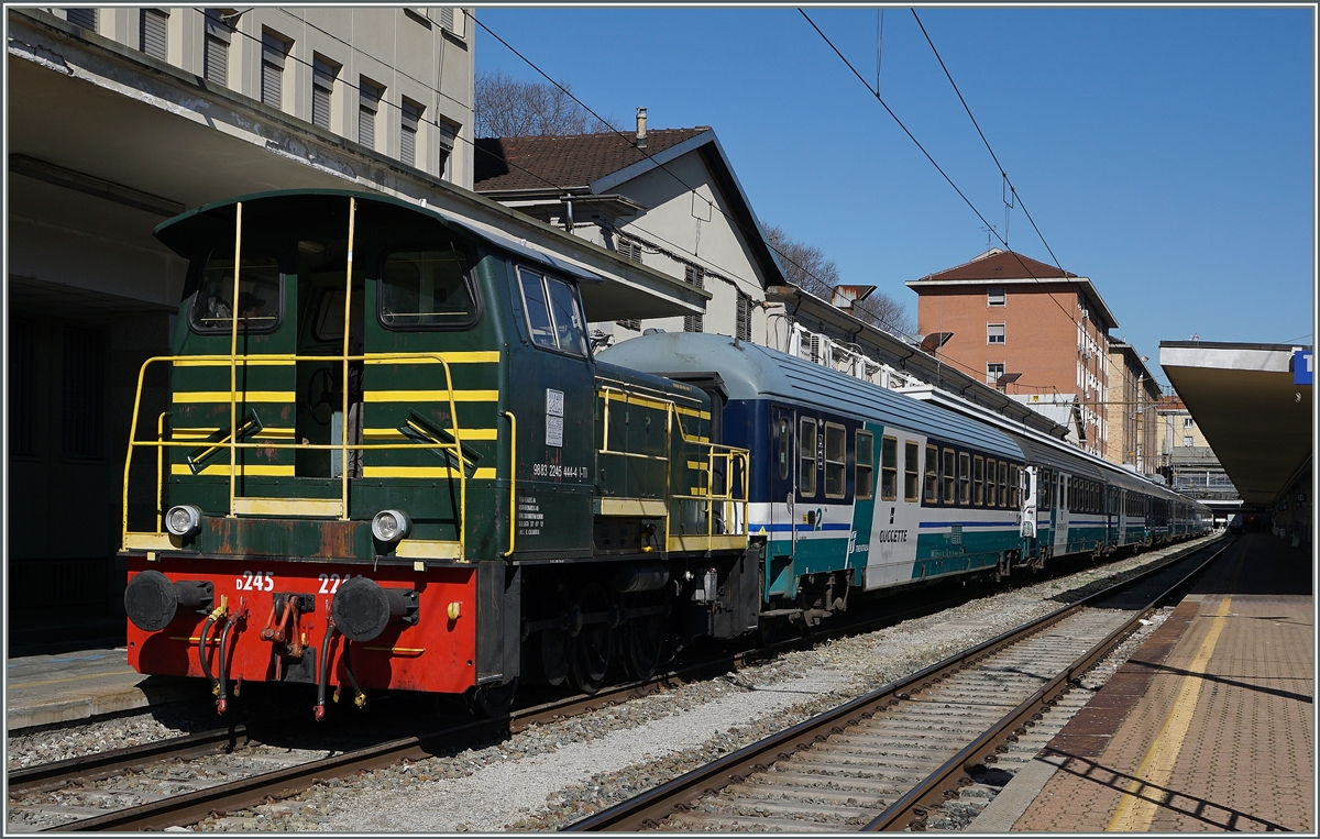 In Torino Porta Nuova kümmert sich eine D 245 um die Bereitstellung des Nachtzuges IN 1595 nach Reggio di Calabria.
1. März 2016