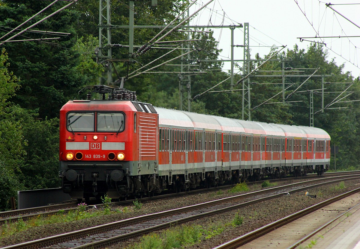 Jeden Tag darf mal ne andere ran...heute zog die 143 839-9(Verl/AK/09.02.16) einen der RE7 von und nach Flensburg. Schleswig 18.08.2015