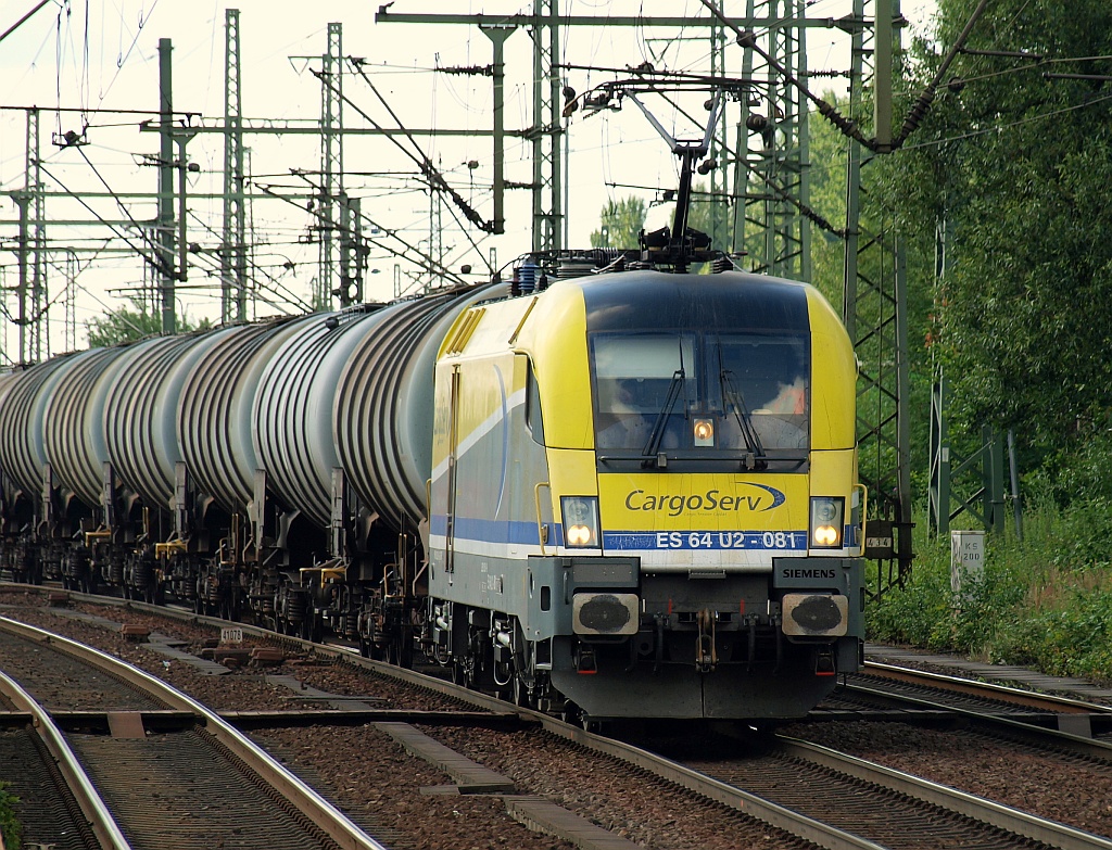 Kleine �berraschung am 01.07.11 war die f�r CargoServ fahrende 182 581-9 die mit einem �ler durch HH-Harburg fuhr. (0300)