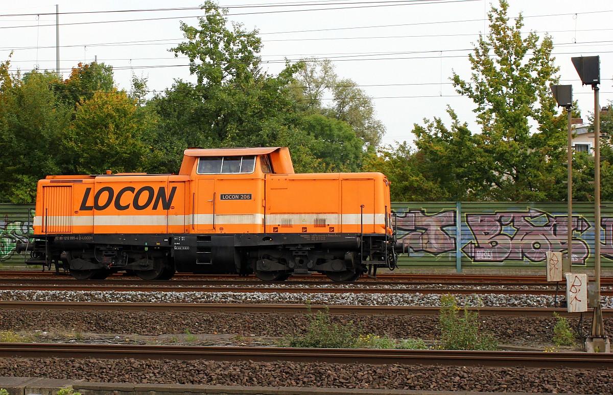 Locon 206 oder 212 095-(REV/LS X/21.12.11)dieselt hier solo durch HH-Harburg. 02.10.2015