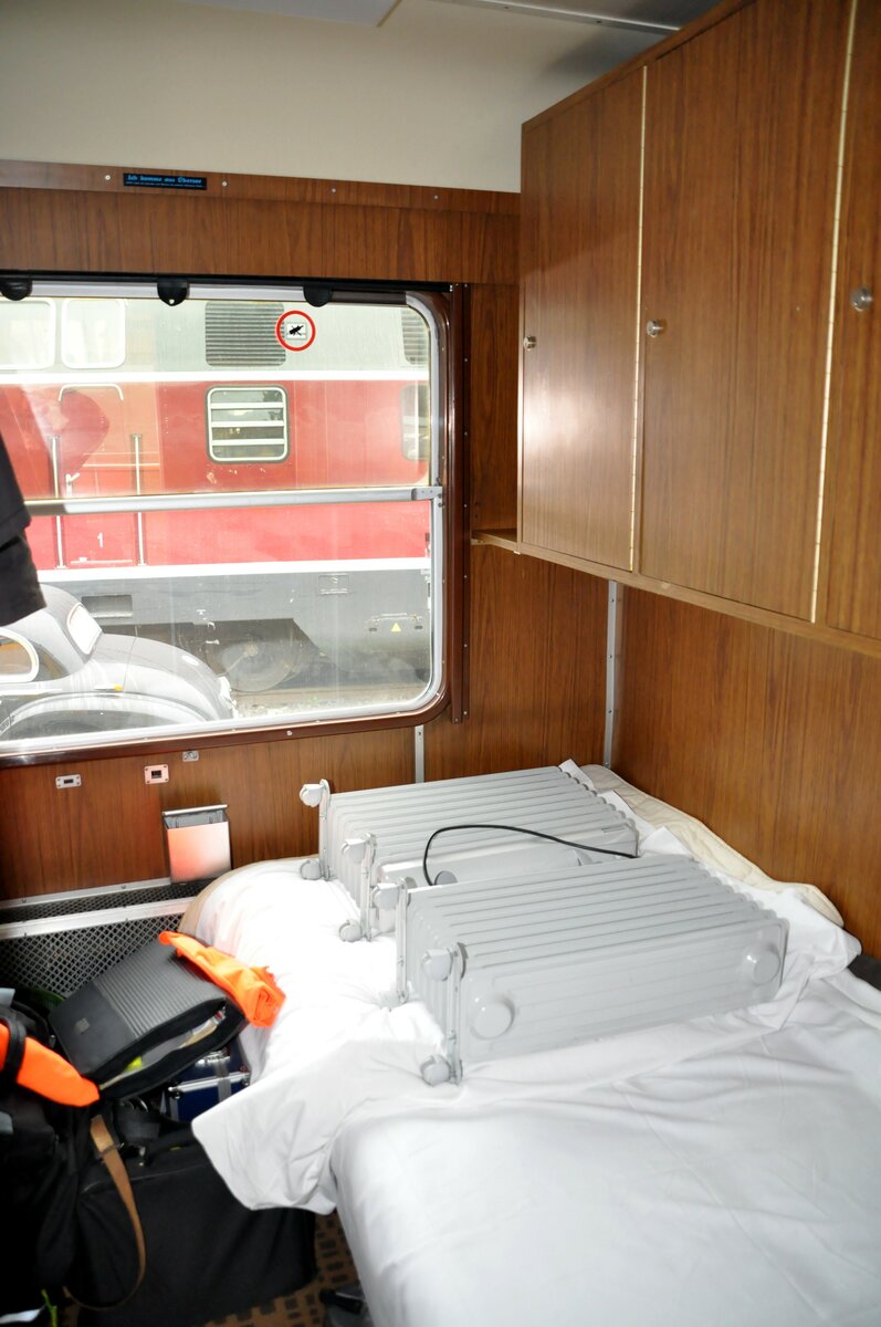 Messwagen für Stromspitze und Schall im Bahnpark Augsburg am 25.10.2009. Aufenthalts- und Ruheraum.