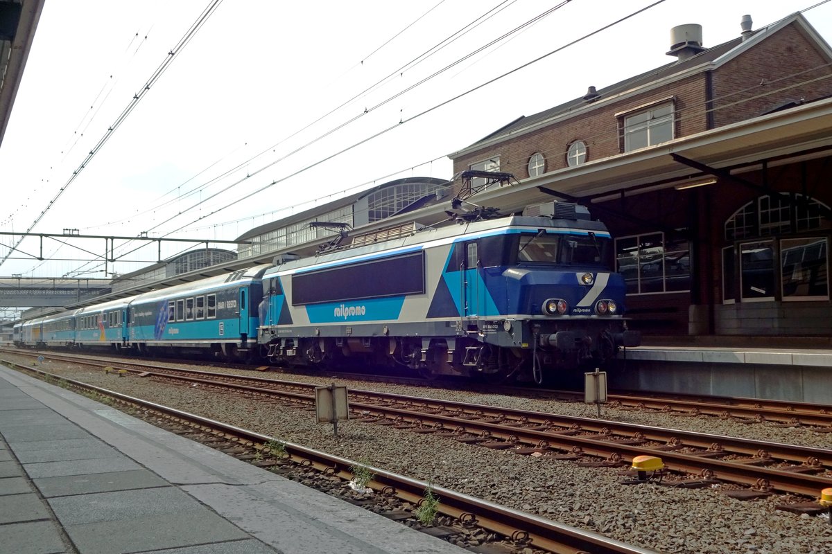 Mit der Dinner Train steht Rail Promo 101002 am 19 Juli 2019 in Amersfoort. Die Lok ist heute in Besitzt von TCS.