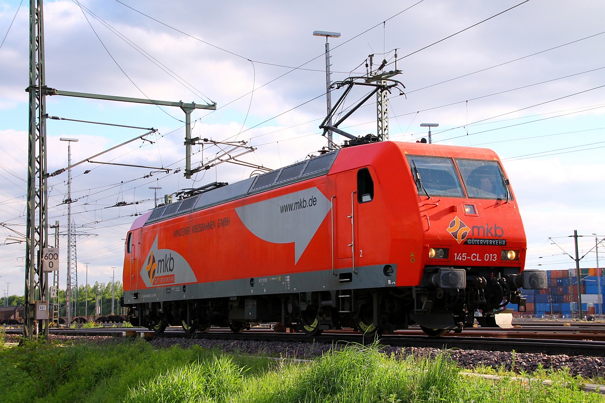 MKB 145 091-5/145-CL 013 während einer Rangierfahrt im Gbf HH-Waltershof. 29.05.2014