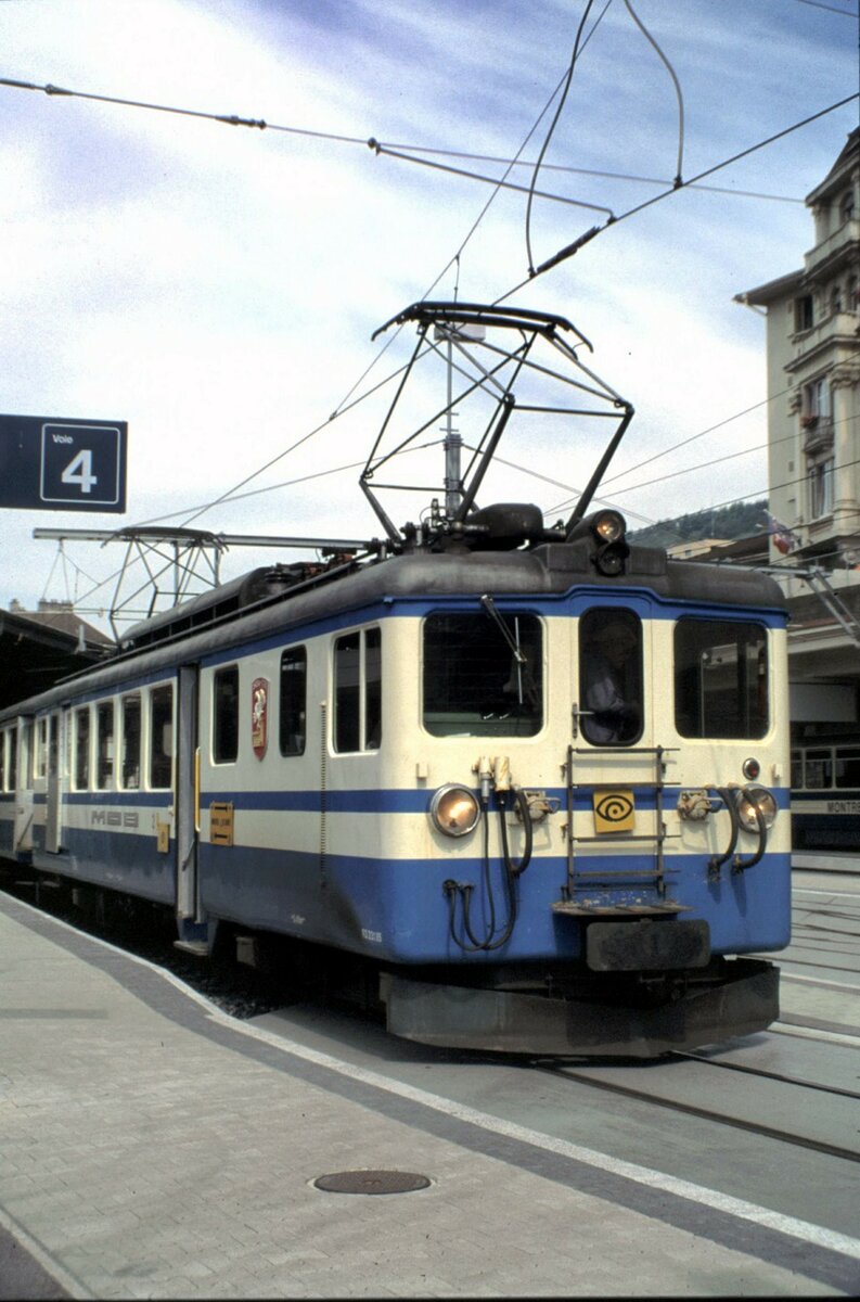 MOB BDe 4/4 Nr.3002 in Montreux am 25.08.1999.
