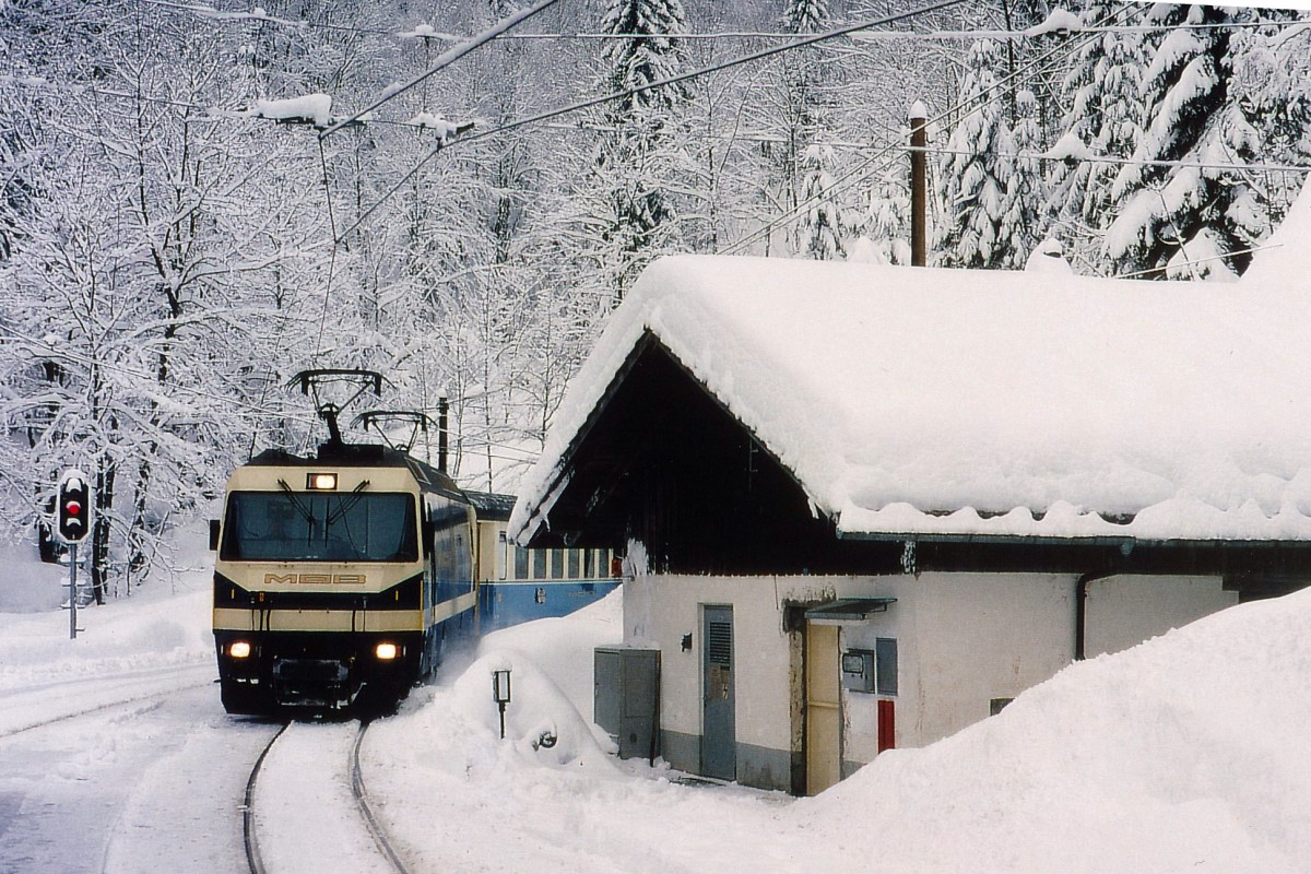 MOB: Ge 4/4 8001-8004 anlässlich der Durchfahrt Jor im Winter 1996.
Foto: Walter Ruetsch